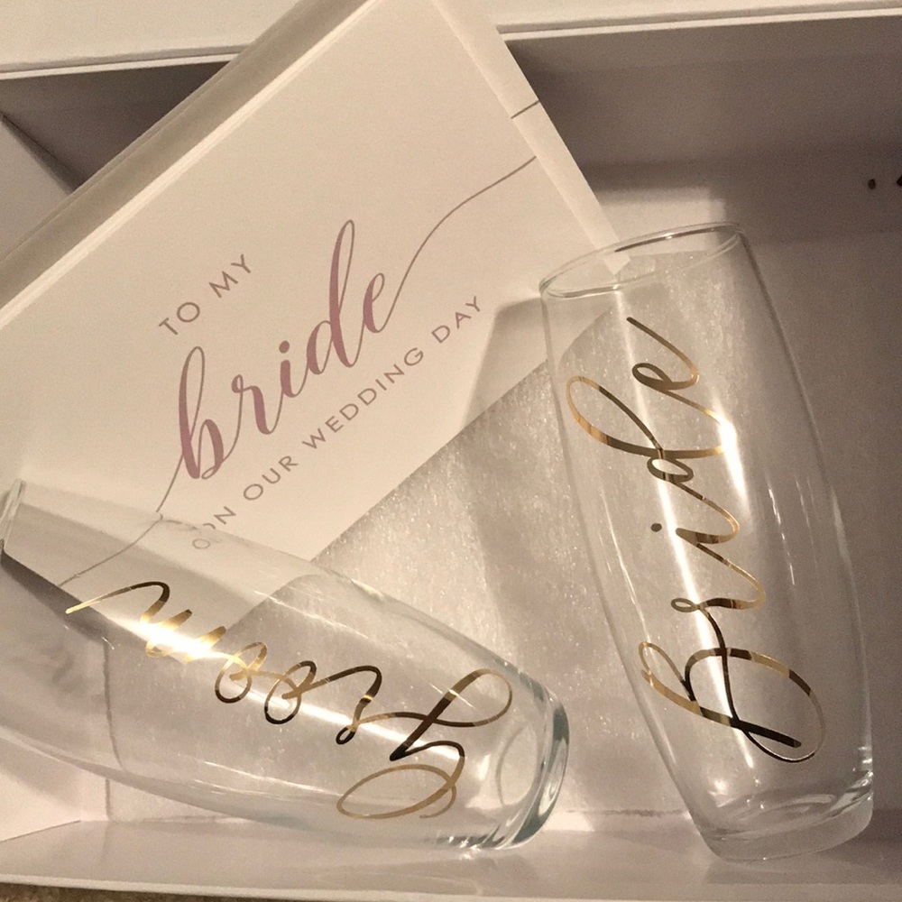 Bride & Groom Champagne Flutes